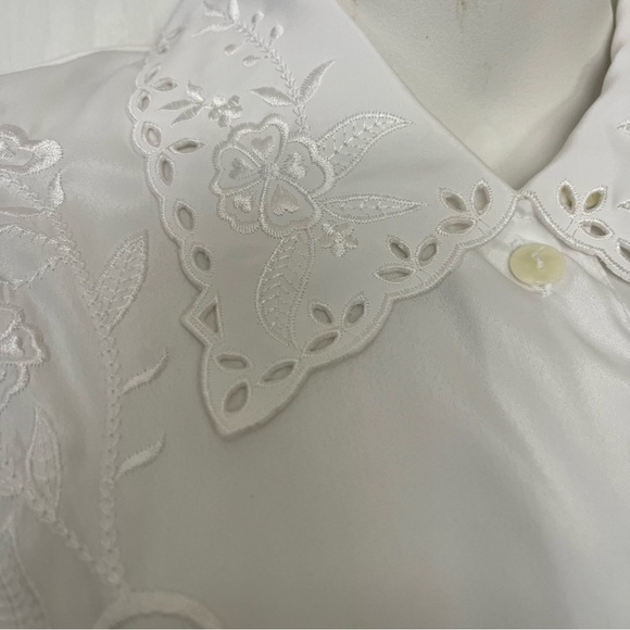 Vintage White Embroidered Short Sleeve Collar Blouse - Picture 3 of 10